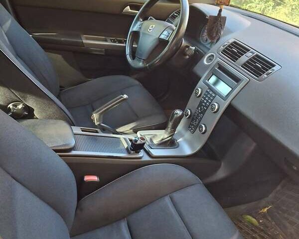 Вольво S40 2008 у Львові на Automoto.ua Чорний Вольво S40, об'ємом двигуна 1.6 л та пробігом 350 тис. км за 7300 $, фото 2 на Automoto.ua