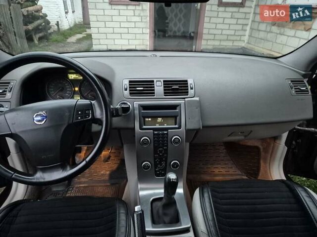 Черный Вольво С40, объемом двигателя 2 л и пробегом 311 тыс. км за 6000 $, фото 5 на Automoto.ua