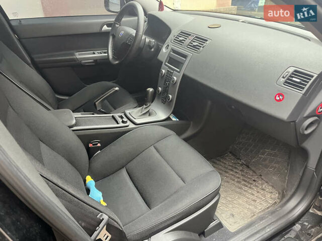 Чорний Вольво S40, об'ємом двигуна 1.6 л та пробігом 157 тис. км за 7000 $, фото 13 на Automoto.ua