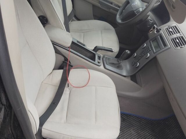 Черный Вольво С40, объемом двигателя 1.8 л и пробегом 207 тыс. км за 7400 $, фото 1 на Automoto.ua