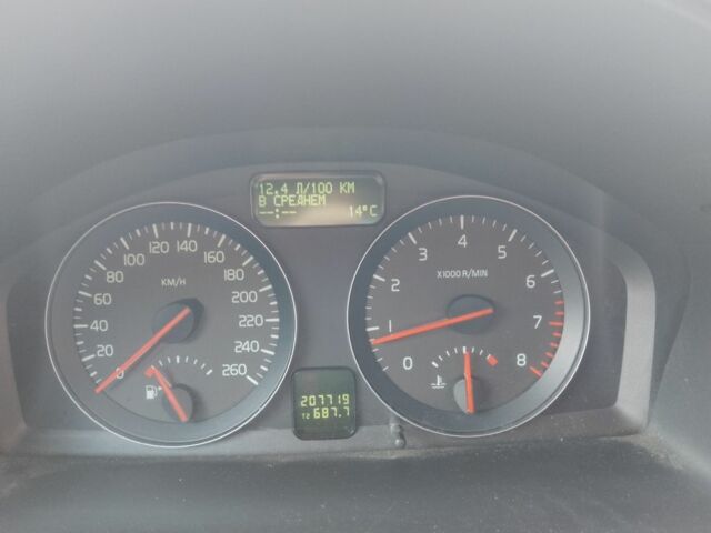 Черный Вольво С40, объемом двигателя 1.8 л и пробегом 207 тыс. км за 7400 $, фото 3 на Automoto.ua