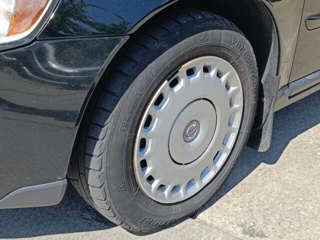 Чорний Вольво S40, об'ємом двигуна 1.6 л та пробігом 249 тис. км за 6790 $, фото 2 на Automoto.ua