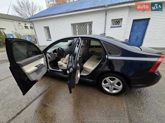 Черный Вольво С40, объемом двигателя 2 л и пробегом 291 тыс. км за 7900 $, фото 2 на Automoto.ua