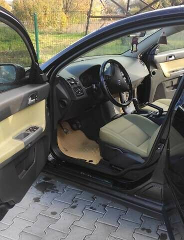 Вольво С40 2009 в Старом Самборе на Automoto.ua Черный Вольво С40, объемом двигателя 1.6 л и пробегом 255 тыс. км за 5999 $, фото 5 на Automoto.ua