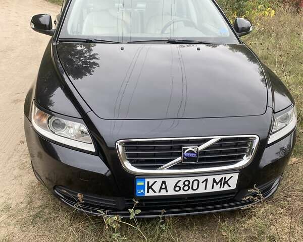 Чорний Вольво S40, об'ємом двигуна 1.56 л та пробігом 110 тис. км за 8500 $, фото 1 на Automoto.ua