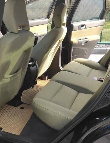Чорний Вольво S40, об'ємом двигуна 1.6 л та пробігом 255 тис. км за 6100 $, фото 7 на Automoto.ua