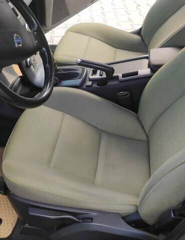 Вольво С40 2009 в Старом Самборе на Automoto.ua Черный Вольво С40, объемом двигателя 1.6 л и пробегом 255 тыс. км за 5999 $, фото 9 на Automoto.ua