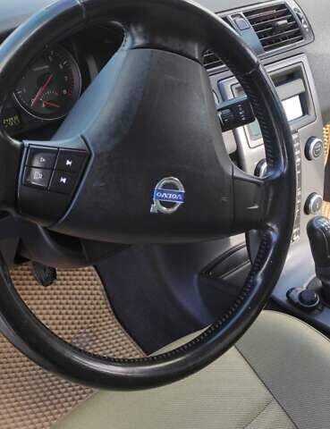 Вольво С40 2009 в Старом Самборе на Automoto.ua Черный Вольво С40, объемом двигателя 1.6 л и пробегом 255 тыс. км за 5999 $, фото 6 на Automoto.ua