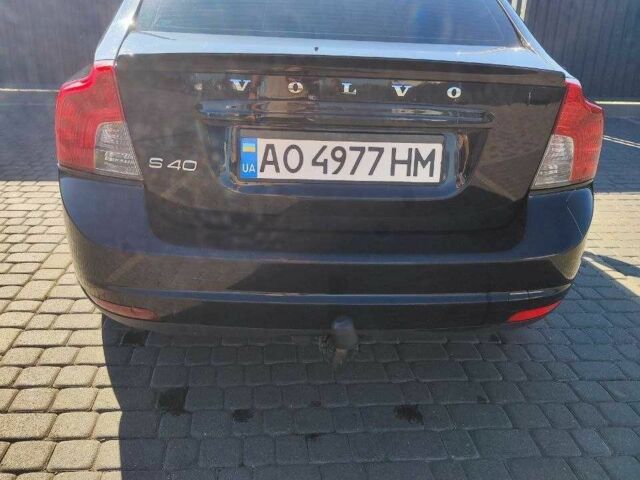 Черный Вольво С40, объемом двигателя 1.6 л и пробегом 241 тыс. км за 7700 $, фото 2 на Automoto.ua