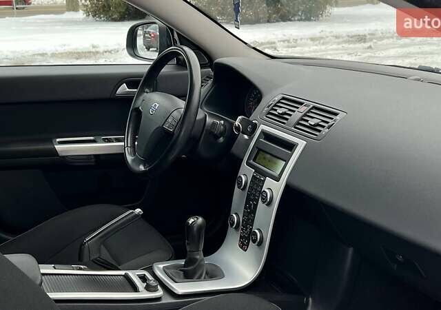 Черный Вольво С40, объемом двигателя 1.56 л и пробегом 245 тыс. км за 7999 $, фото 15 на Automoto.ua