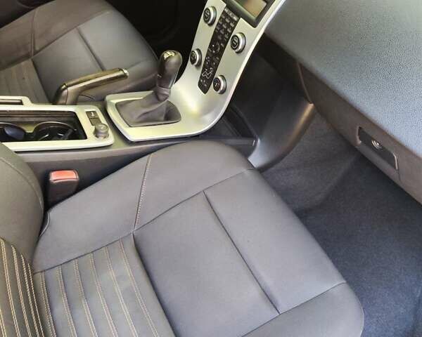 Черный Вольво С40, объемом двигателя 1.6 л и пробегом 241 тыс. км за 7700 $, фото 7 на Automoto.ua