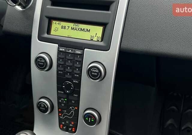 Черный Вольво С40, объемом двигателя 1.56 л и пробегом 245 тыс. км за 7999 $, фото 11 на Automoto.ua