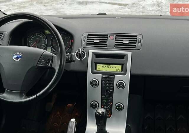 Черный Вольво С40, объемом двигателя 1.56 л и пробегом 245 тыс. км за 7999 $, фото 19 на Automoto.ua