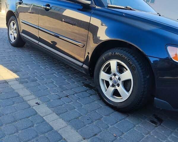 Черный Вольво С40, объемом двигателя 1.6 л и пробегом 241 тыс. км за 7700 $, фото 5 на Automoto.ua
