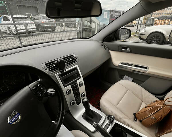 Черный Вольво С40, объемом двигателя 1.56 л и пробегом 224 тыс. км за 8200 $, фото 5 на Automoto.ua