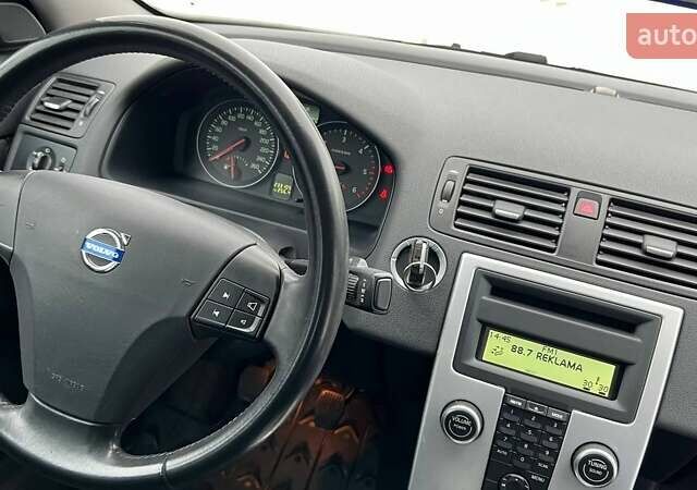 Черный Вольво С40, объемом двигателя 1.56 л и пробегом 245 тыс. км за 7999 $, фото 12 на Automoto.ua