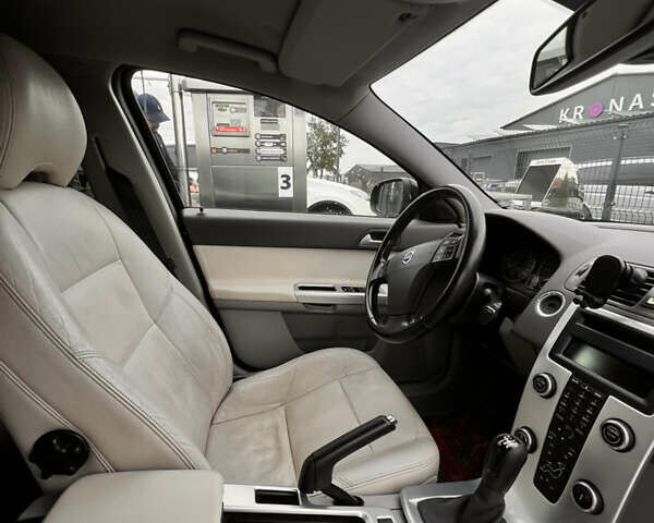 Черный Вольво С40, объемом двигателя 1.56 л и пробегом 224 тыс. км за 8200 $, фото 4 на Automoto.ua