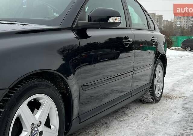 Черный Вольво С40, объемом двигателя 1.56 л и пробегом 245 тыс. км за 7999 $, фото 4 на Automoto.ua