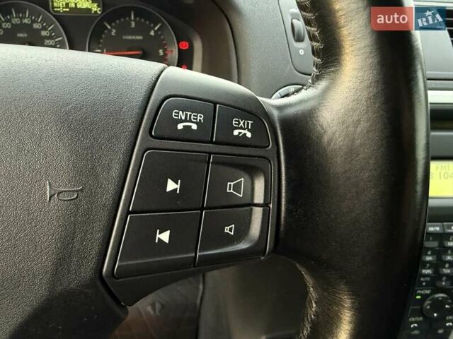 Черный Вольво С40, объемом двигателя 1.6 л и пробегом 236 тыс. км за 8750 $, фото 38 на Automoto.ua