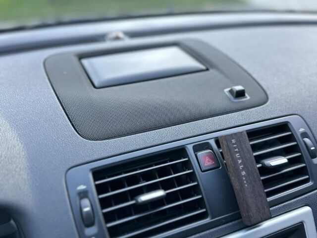 Чорний Вольво S40, об'ємом двигуна 1.6 л та пробігом 208 тис. км за 8800 $, фото 9 на Automoto.ua