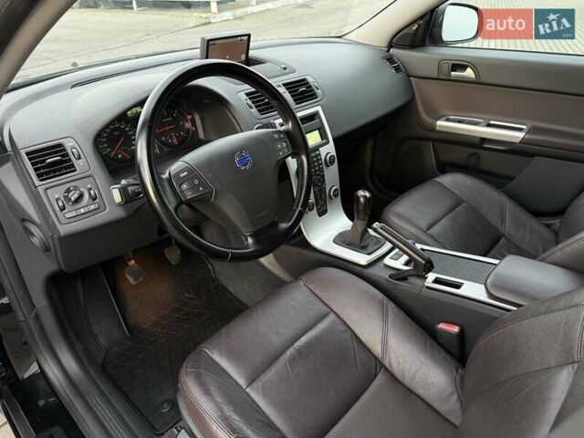 Черный Вольво С40, объемом двигателя 1.6 л и пробегом 236 тыс. км за 8750 $, фото 23 на Automoto.ua