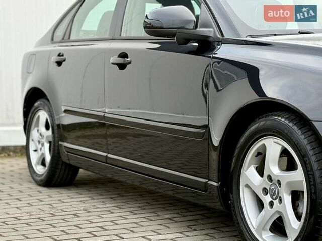 Черный Вольво С40, объемом двигателя 1.6 л и пробегом 236 тыс. км за 8750 $, фото 16 на Automoto.ua