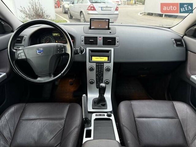 Черный Вольво С40, объемом двигателя 1.6 л и пробегом 236 тыс. км за 8750 $, фото 36 на Automoto.ua