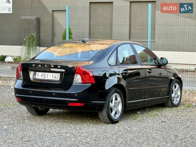 Черный Вольво С40, объемом двигателя 1.6 л и пробегом 236 тыс. км за 8950 $, фото 6 на Automoto.ua