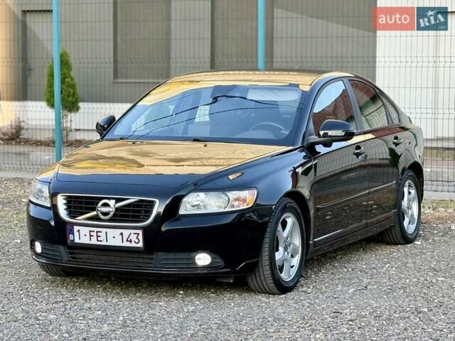 Черный Вольво С40, объемом двигателя 1.6 л и пробегом 236 тыс. км за 8950 $, фото 2 на Automoto.ua