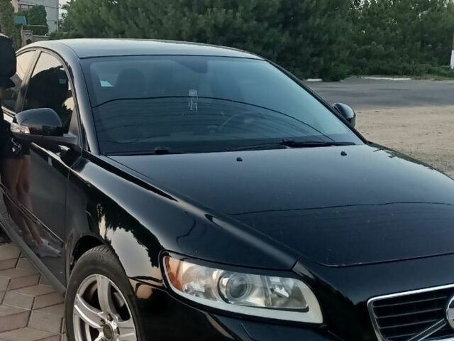Чорний Вольво S40, об'ємом двигуна 2 л та пробігом 184 тис. км за 8015 $, фото 3 на Automoto.ua