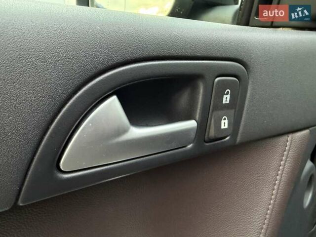 Черный Вольво С40, объемом двигателя 1.6 л и пробегом 236 тыс. км за 8750 $, фото 47 на Automoto.ua