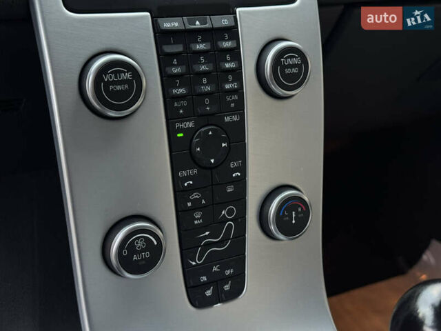Черный Вольво С40, объемом двигателя 1.6 л и пробегом 210 тыс. км за 8800 $, фото 81 на Automoto.ua