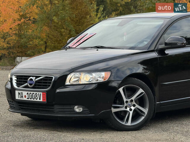Черный Вольво С40, объемом двигателя 1.6 л и пробегом 210 тыс. км за 8800 $, фото 4 на Automoto.ua
