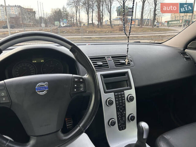 Черный Вольво С40, объемом двигателя 1.6 л и пробегом 303 тыс. км за 8200 $, фото 17 на Automoto.ua