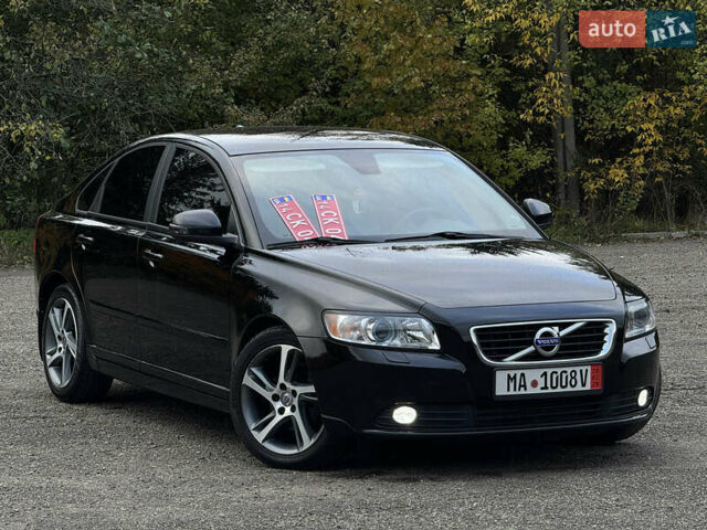 Черный Вольво С40, объемом двигателя 1.6 л и пробегом 210 тыс. км за 8800 $, фото 43 на Automoto.ua