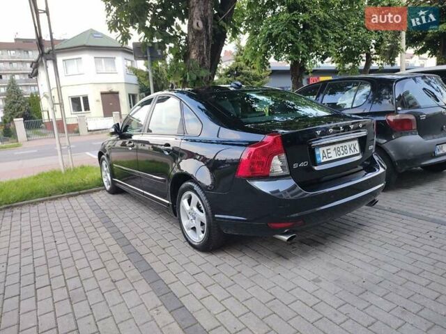 Черный Вольво С40, объемом двигателя 1.98 л и пробегом 282 тыс. км за 9300 $, фото 2 на Automoto.ua