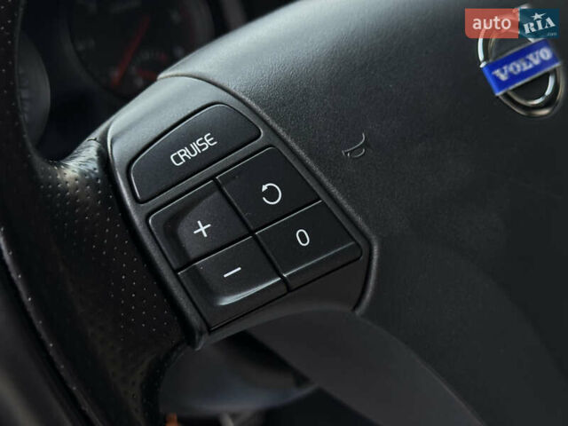 Черный Вольво С40, объемом двигателя 1.6 л и пробегом 210 тыс. км за 8800 $, фото 65 на Automoto.ua