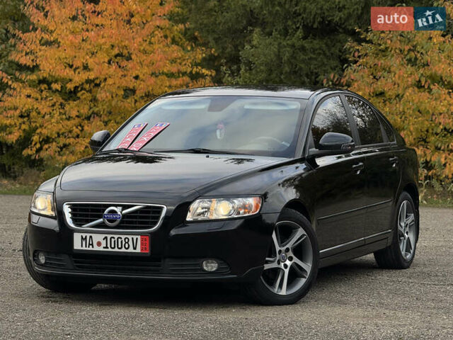 Черный Вольво С40, объемом двигателя 1.6 л и пробегом 210 тыс. км за 8800 $, фото 3 на Automoto.ua