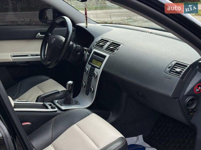 Черный Вольво С40, объемом двигателя 1.6 л и пробегом 210 тыс. км за 8800 $, фото 85 на Automoto.ua