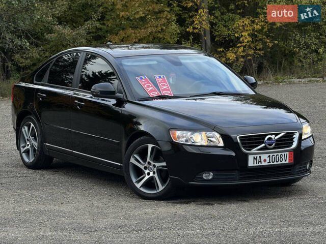 Черный Вольво С40, объемом двигателя 1.6 л и пробегом 210 тыс. км за 8800 $, фото 17 на Automoto.ua