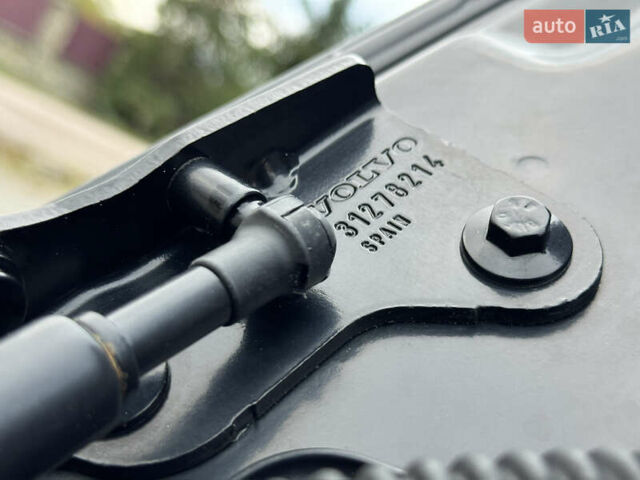 Черный Вольво С40, объемом двигателя 1.6 л и пробегом 210 тыс. км за 8800 $, фото 102 на Automoto.ua