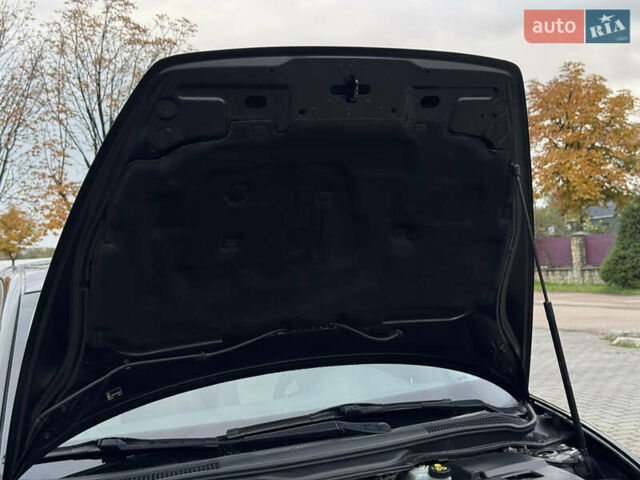 Черный Вольво С40, объемом двигателя 1.6 л и пробегом 210 тыс. км за 8800 $, фото 111 на Automoto.ua