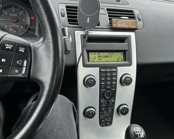 Черный Вольво С40, объемом двигателя 1.6 л и пробегом 278 тыс. км за 7650 $, фото 8 на Automoto.ua