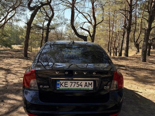 Черный Вольво С40, объемом двигателя 2 л и пробегом 210 тыс. км за 12400 $, фото 5 на Automoto.ua