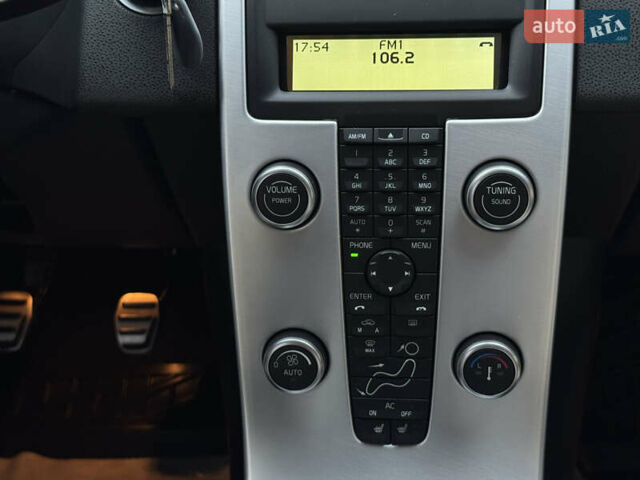 Черный Вольво С40, объемом двигателя 1.6 л и пробегом 210 тыс. км за 8800 $, фото 74 на Automoto.ua
