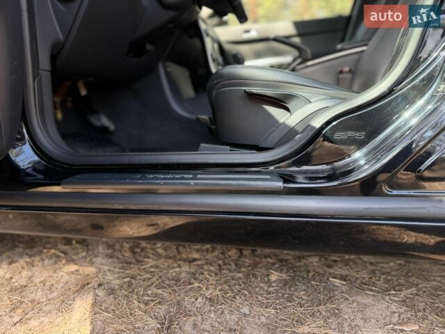 Чорний Вольво S40, об'ємом двигуна 1.98 л та пробігом 213 тис. км за 12200 $, фото 29 на Automoto.ua