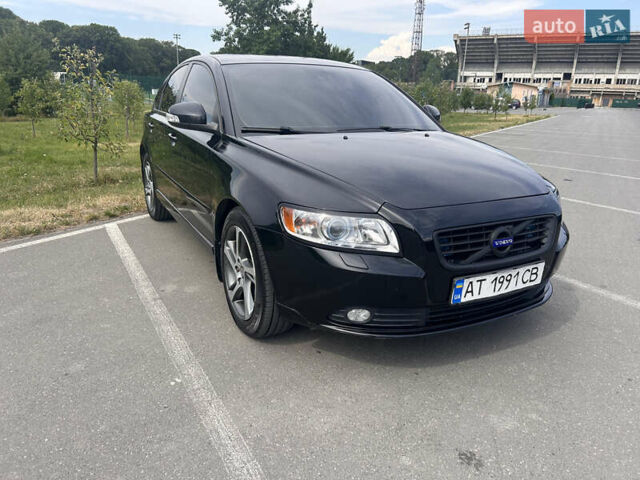 Черный Вольво С40, объемом двигателя 1.6 л и пробегом 303 тыс. км за 8200 $, фото 2 на Automoto.ua