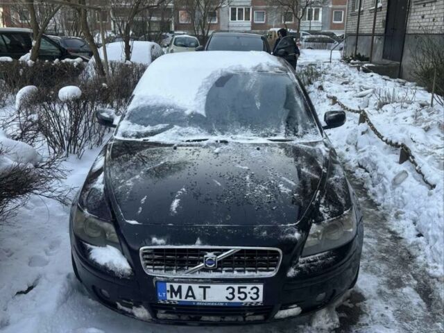 Чорний Вольво S40, об'ємом двигуна 2 л та пробігом 350 тис. км за 2343 $, фото 1 на Automoto.ua