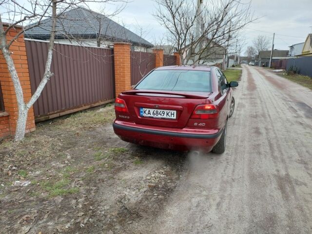 Червоний Вольво S40, об'ємом двигуна 1.6 л та пробігом 190 тис. км за 2800 $, фото 1 на Automoto.ua