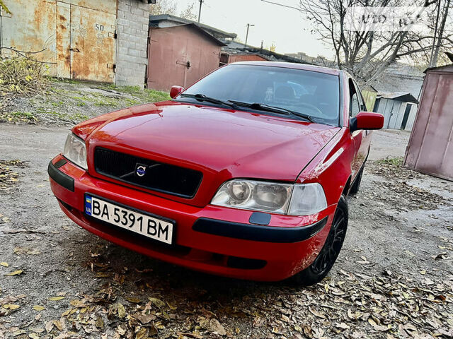 Червоний Вольво S40, об'ємом двигуна 1.6 л та пробігом 260 тис. км за 3500 $, фото 2 на Automoto.ua